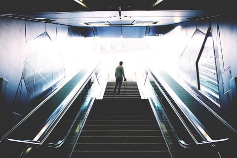 escalator-1245905__480