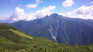 烏帽子岳より望む塩見岳(22日)