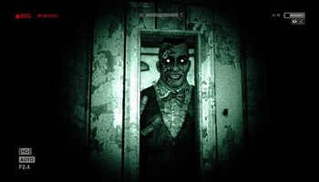 ホラーゲームやる前のワイ「ゲームで怖がるやつｗｗｗ」
