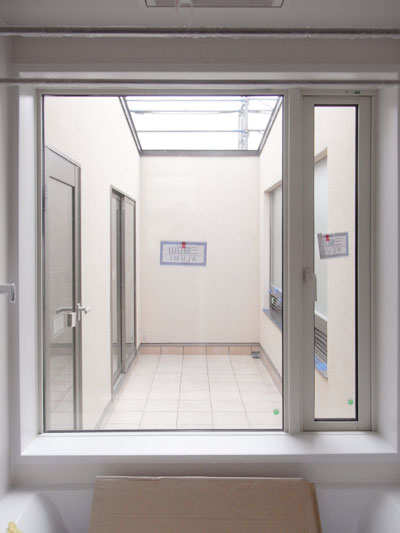 R0010754