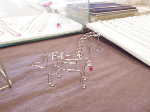 芸術品 釘と糸で作ったアート 馬