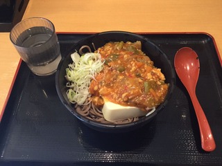 冷しピリ辛肉味噌豆腐そば