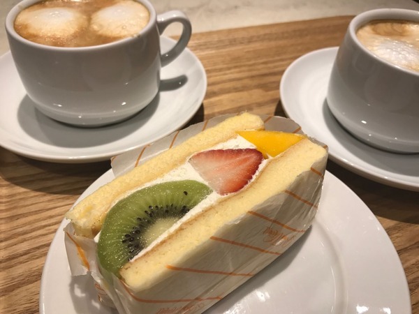 フルーツサンド