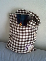 チェックのバッグ