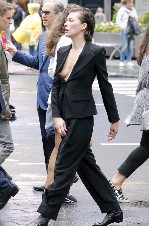 Milla Jovovich Nipples