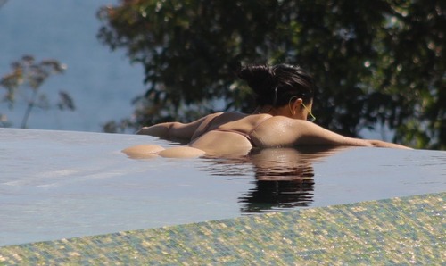 Kim Kardashian Wearing a Bikini in Costa Rica - 1/28/17