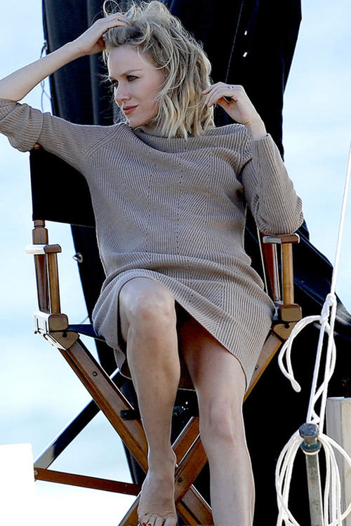 Naomi-Watts-Panty-Peek-While-Filming-A-Commercial-In-Malibu-01