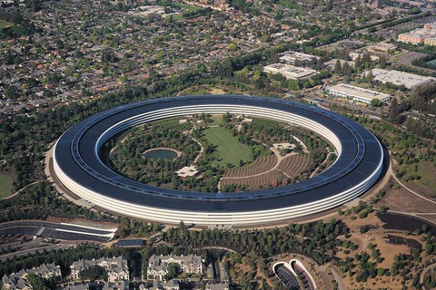 1200px-Aerial_view_of_Apple_Park_dllu