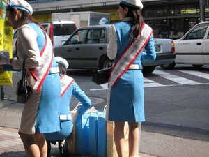 働くOLお姉さんの制服姿の画像ください