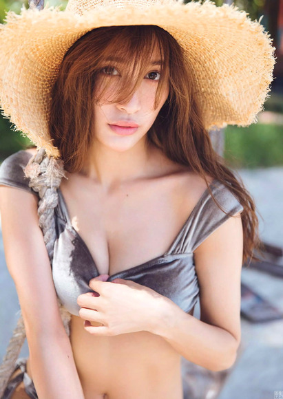 180823大島麻衣のグラビア画像002