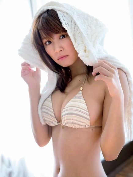 161025美乳グラビア016