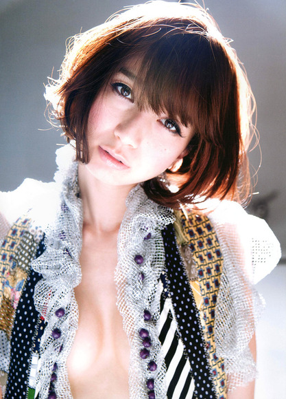 芹那のグラビア画像030