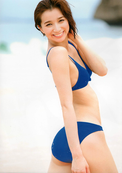 芹那のグラビア画像036