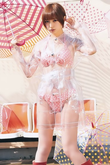 篠田麻里子のおっぱい画像004