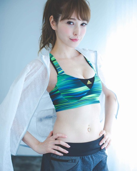 161025美乳グラビア009