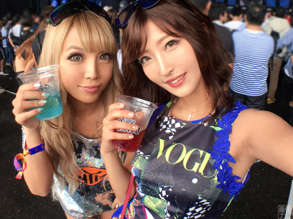 U〇TRA JAPANに来てた美ギャル2人を即日ホテルにお持ち帰りして4P