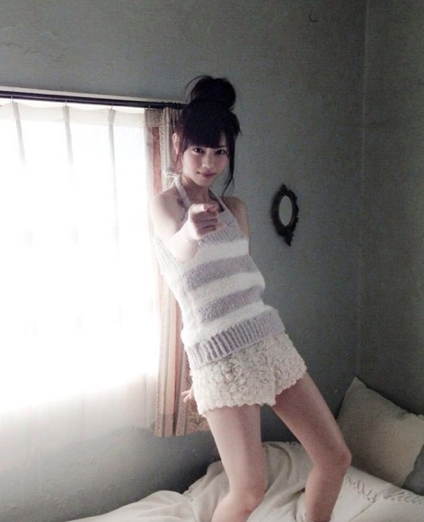 西野七瀬の太もも画像012