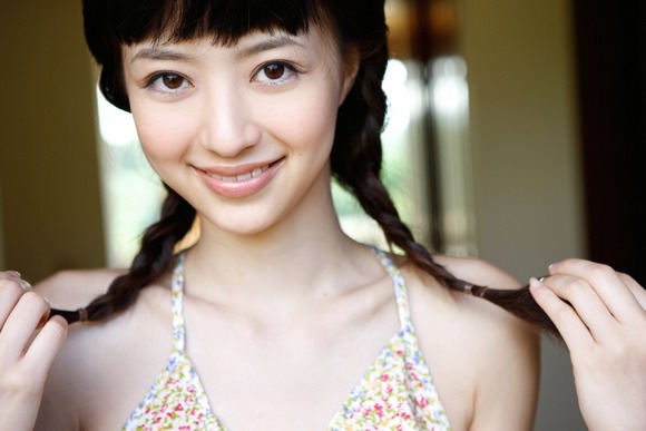 黒髪美少女・逢沢りなのグラビア画像002