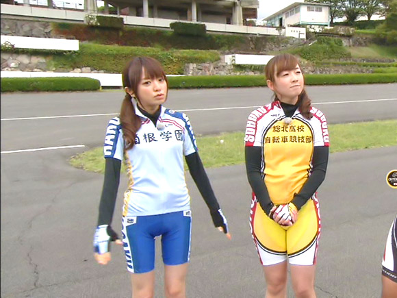 紺野あさ美アナの土手こんもりな自転車レース