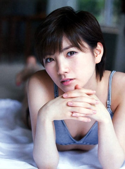 AKB岡田奈々のグラビア画像007