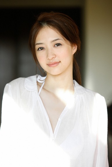 黒髪美少女・逢沢りなのグラビア画像005