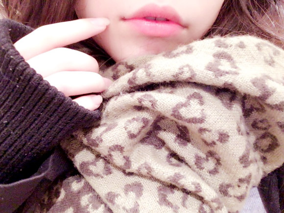 少しだけ顔も晒してて可愛いっぽい雰囲気のある女の子。自分のオナニーをTwitterで公開してる20歳の素人女性