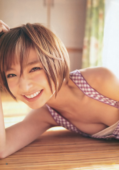 篠田麻里子のおっぱい画像001