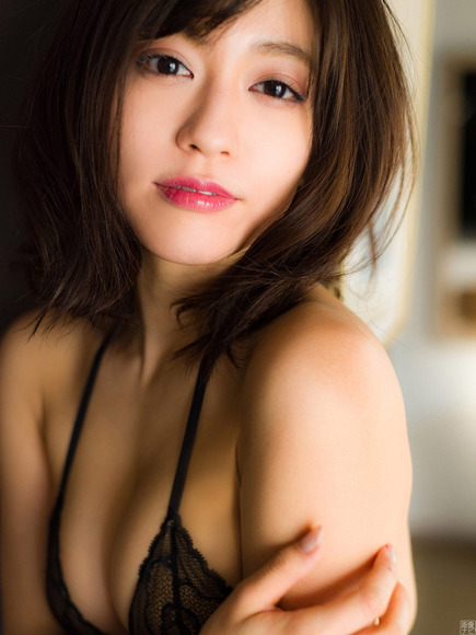 18072大澤玲美のエロスな黒下着画像011