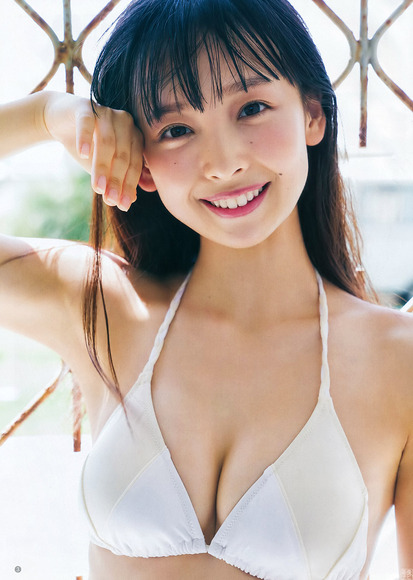 181015華村あすかの抜けるエロ画像003推定Eカップ
