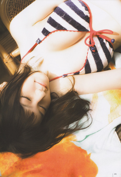 島崎遥香のBカップおっぱい画像008