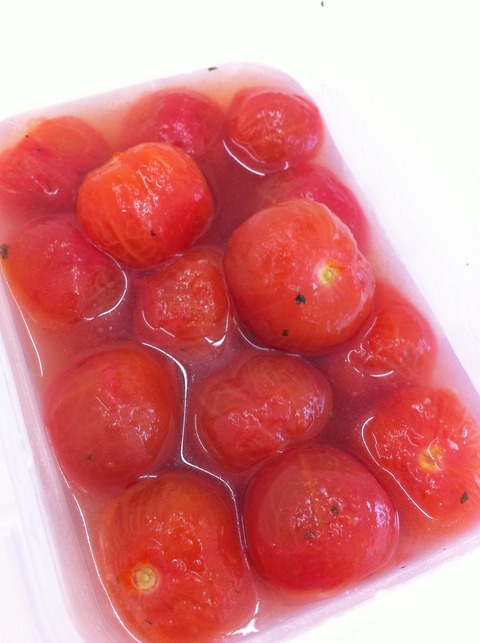 藍色工房 プチトマトのマリネをタッパーで保存