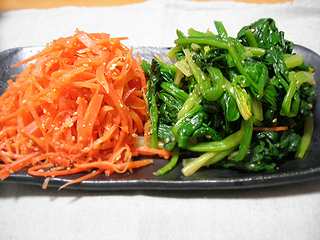 にんじんとほうれん草のナムル