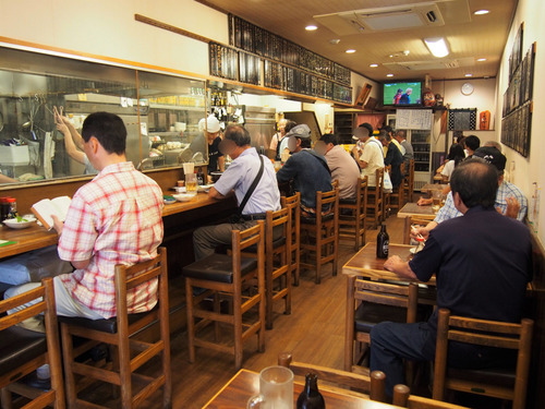 平日の昼飲みの背徳感は異常wwwwwww