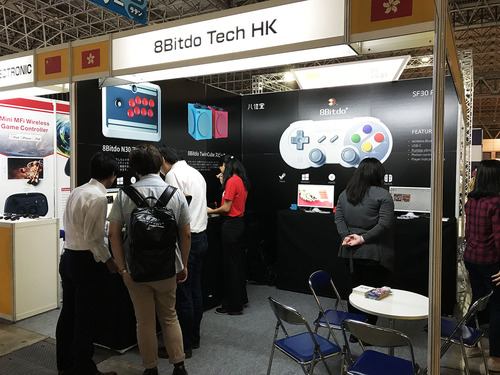 【衝撃】東京ゲームショウにファミコンゲームをインストールできるゲーム機が登場!違法コピー禁止だぞ