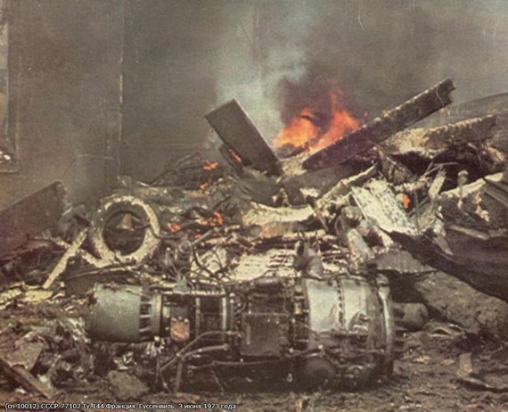 Tu-144_crash_02