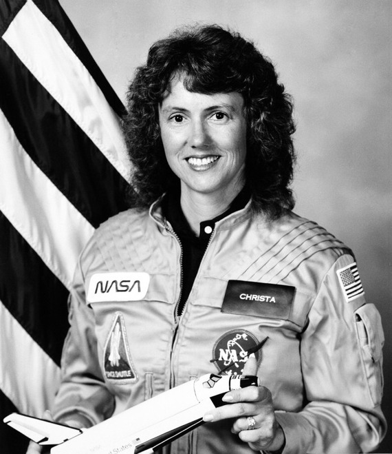 Space-Shuttle-Challenger-disaster_02