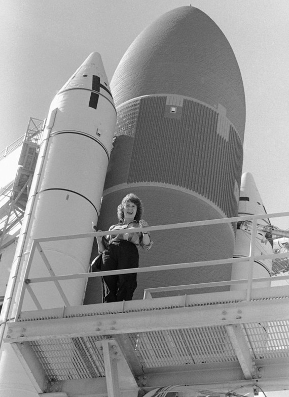 Space-Shuttle-Challenger-disaster_13