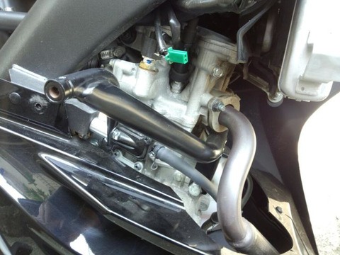 YZF-R125のエアインダクションシステム取り外しについて。燃焼の豆知識