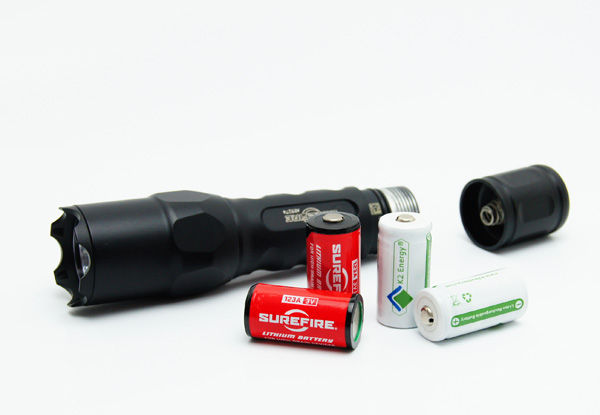 SUREFIRE (シュアファイア) SF2R-KIT-01 国内仕様 充電器・充 SUREFIRE (シュアファイア) SF2R-KIT-01 国内仕様 充電器・充