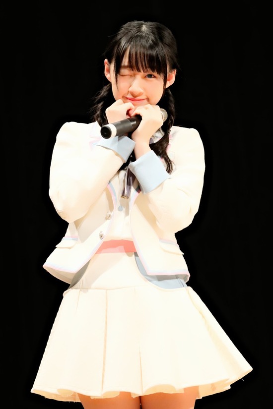 DS7NyCnU0AA4dJn