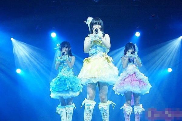 39258_756_img20111126hkt48firピクセル
