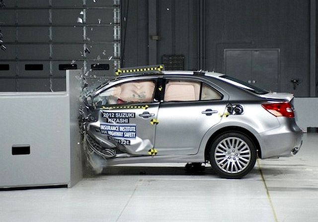 2012-Suzuki-Kizashi-IIHS