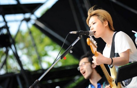 Flower-Flowers-yui-Gives-Birth-to-Twin-Boys-620x400