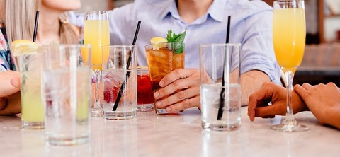 cocktails-1149171_640