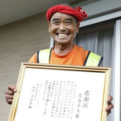 dwonGEsw_400x400