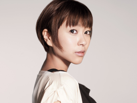 digital-booklet-this-is-the-one-by-goldhikari_page_05_image_0001