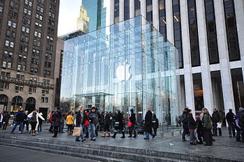 350px-Apple_Store_-_Fifth_Avenue_(7181848534)