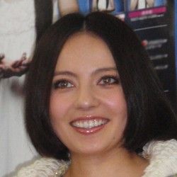 20160107becky-250x250