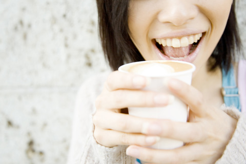 10_歯の黄ばみはホワイトニングで解消できる?