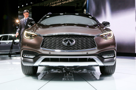 2017-Infiniti-QX30-front-end